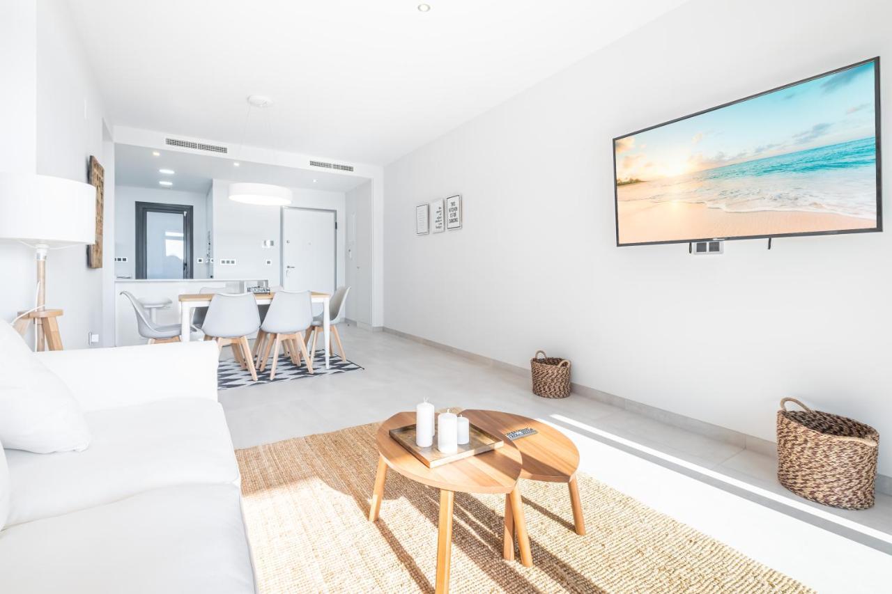 Sunset Waves Deluxe Apartments Poniente Beach Resort เบนิดอร์ม ภายนอก รูปภาพ