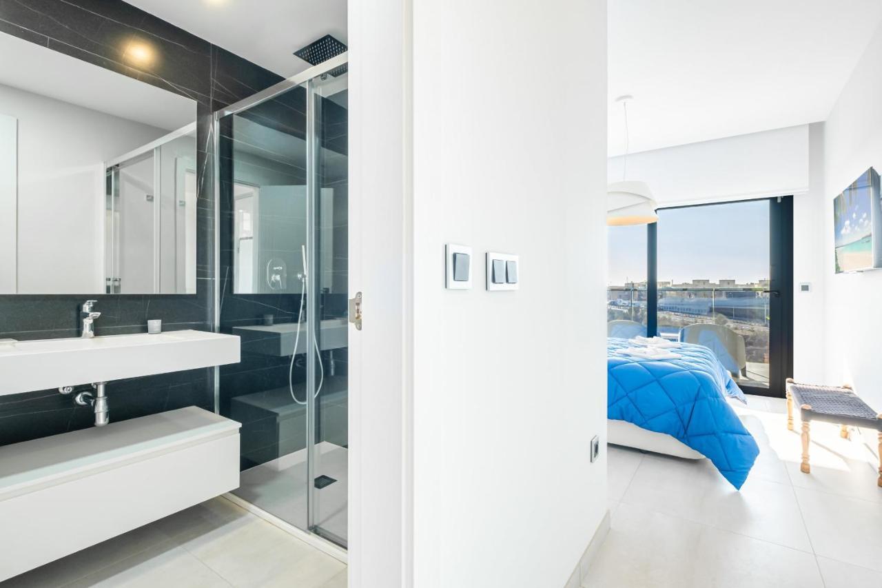 Sunset Waves Deluxe Apartments Poniente Beach Resort เบนิดอร์ม ภายนอก รูปภาพ