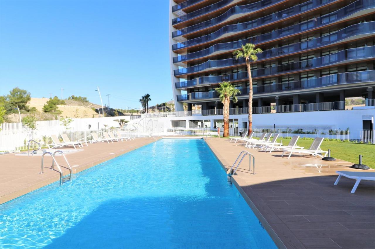 Sunset Waves Deluxe Apartments Poniente Beach Resort เบนิดอร์ม ภายนอก รูปภาพ