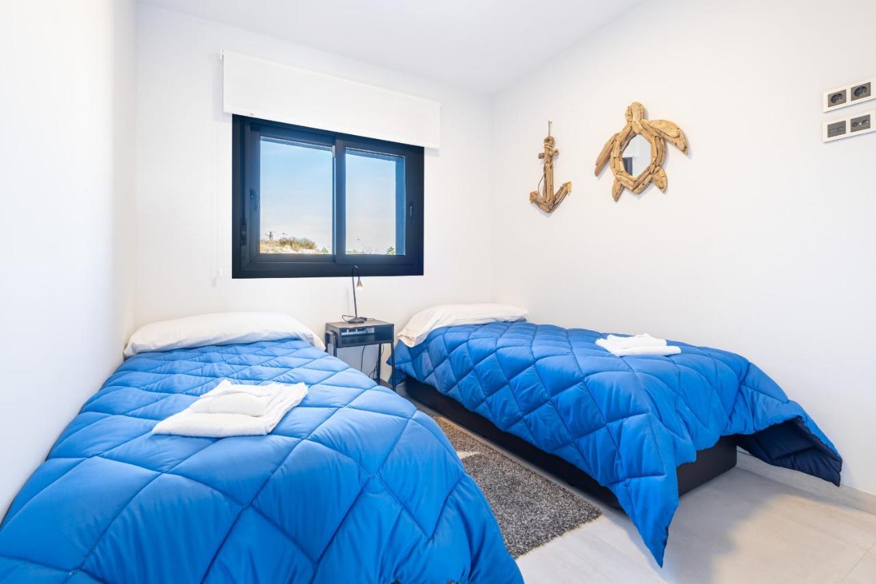 Sunset Waves Deluxe Apartments Poniente Beach Resort เบนิดอร์ม ภายนอก รูปภาพ