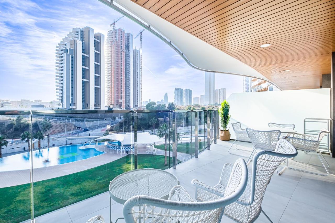 Sunset Waves Deluxe Apartments Poniente Beach Resort เบนิดอร์ม ภายนอก รูปภาพ
