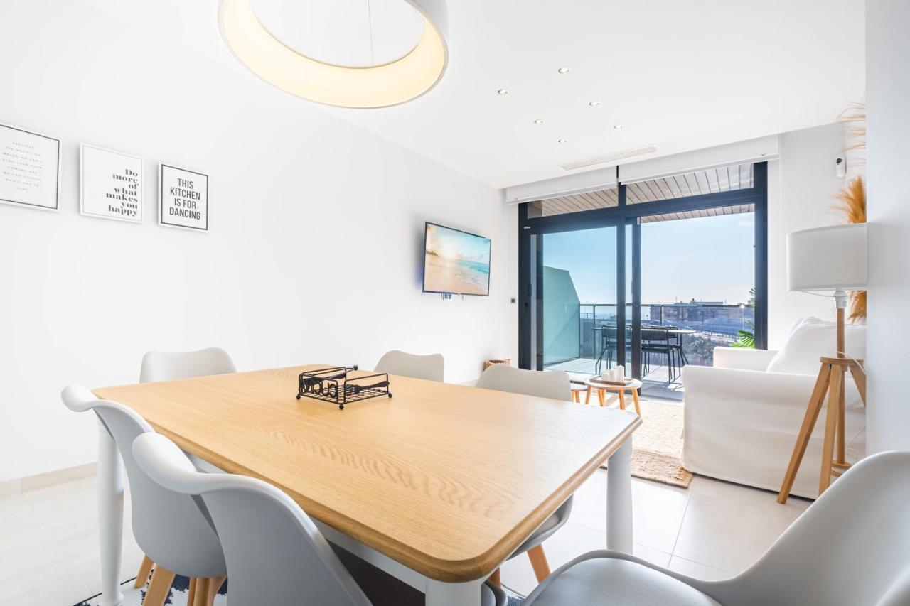Sunset Waves Deluxe Apartments Poniente Beach Resort เบนิดอร์ม ภายนอก รูปภาพ