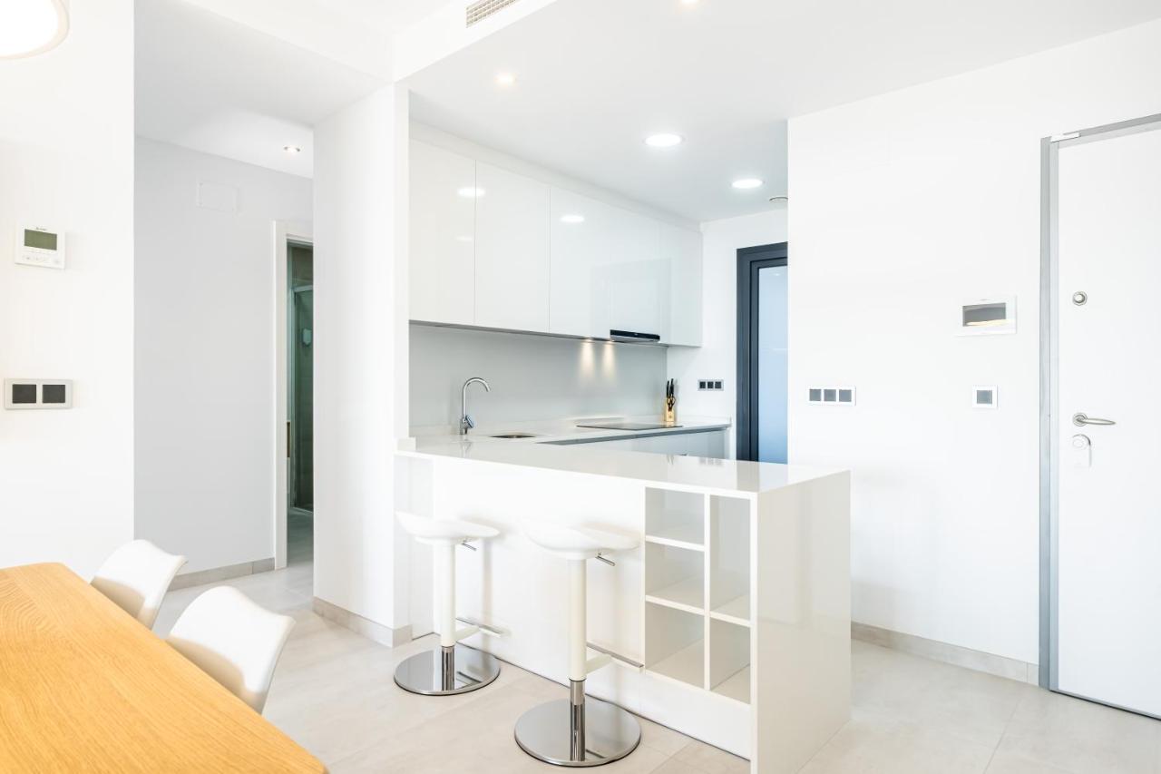 Sunset Waves Deluxe Apartments Poniente Beach Resort เบนิดอร์ม ภายนอก รูปภาพ