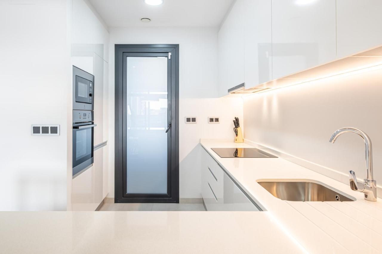 Sunset Waves Deluxe Apartments Poniente Beach Resort เบนิดอร์ม ภายนอก รูปภาพ