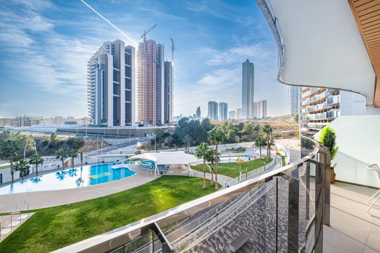 Sunset Waves Deluxe Apartments Poniente Beach Resort เบนิดอร์ม ภายนอก รูปภาพ