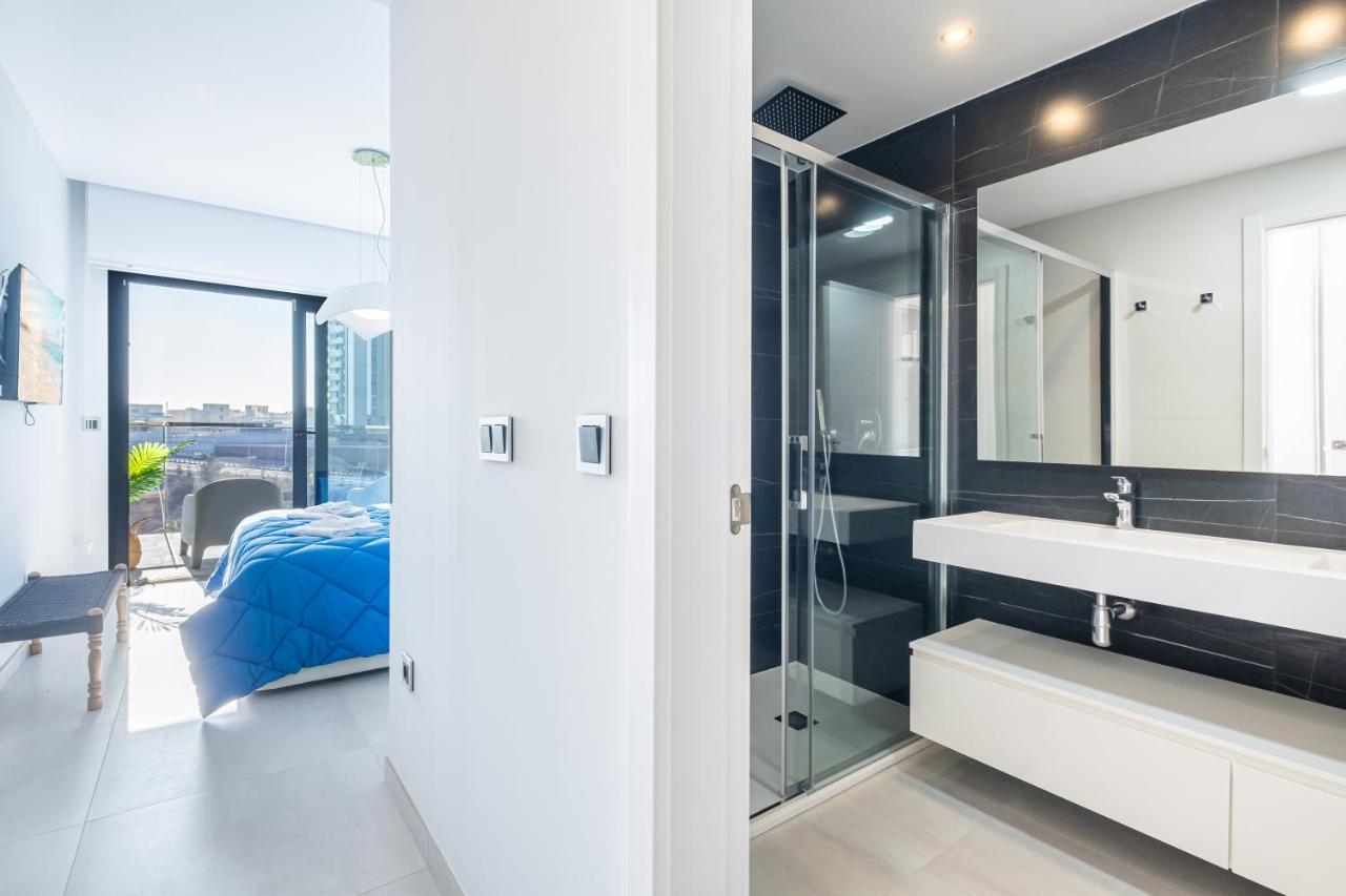 Sunset Waves Deluxe Apartments Poniente Beach Resort เบนิดอร์ม ภายนอก รูปภาพ